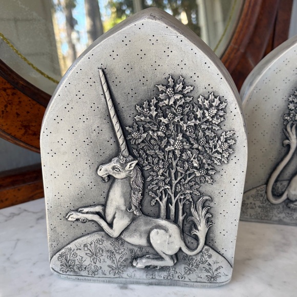 RESERVED msyentl11 Vintage Repro Unicorn & Lion Gray Stone Bookends from 15th c. - Picture 3 of 11